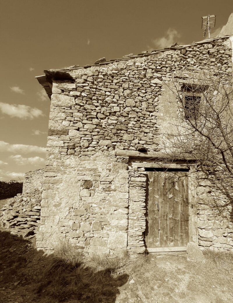 EL-REFUGIO-copia-2-scaled-800x1040