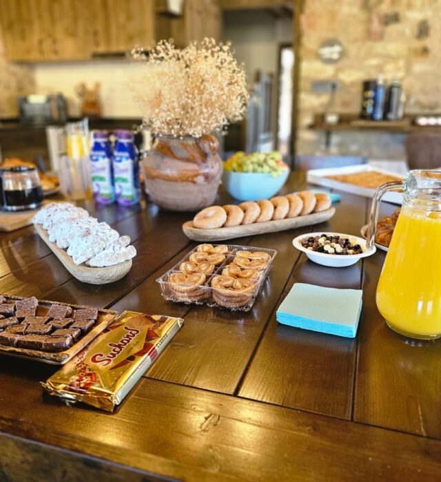 Sabores que dan la bienvenida: Desayunos y almuerzos en Masia La Parreta